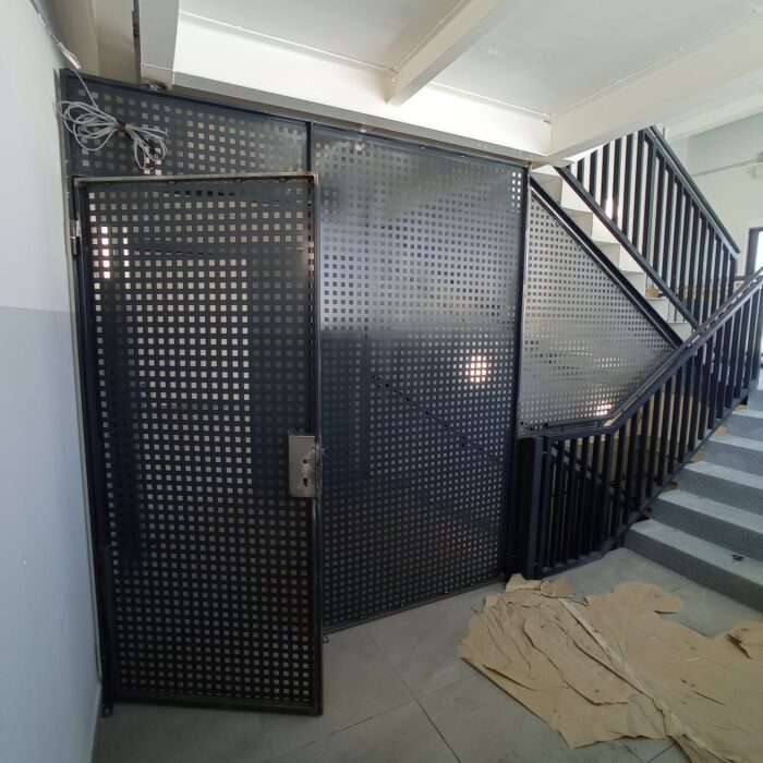 CONSTRUCCIÓN DE BARANDILLAS Y CERRAMIENTOS