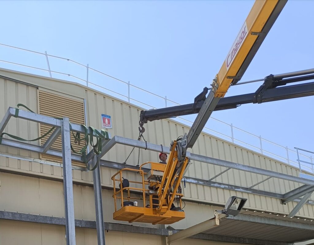 CONSTRUCCIÓN DE ESTRUCTURA PARA PASARELA