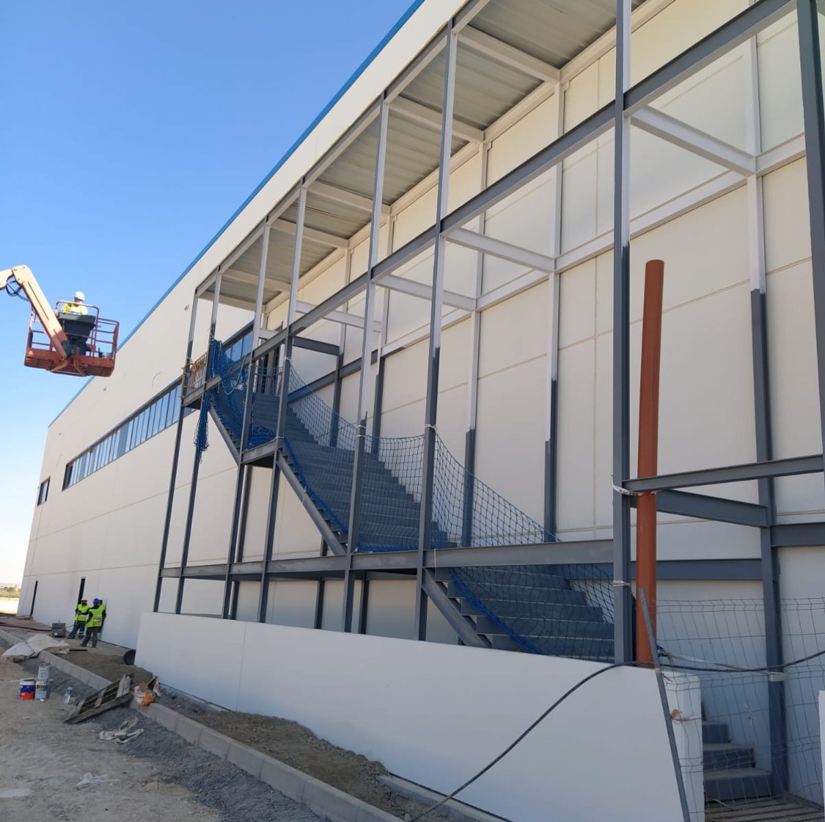 ESTRUCTURA Y CERRAMIENTO (2)